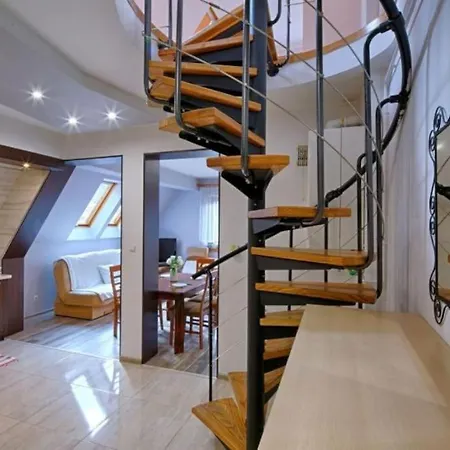 Golden Apartments&glamping-db11 *